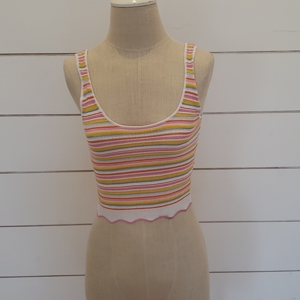 FOREVER 21 medium rainbow textured half shirt crop top